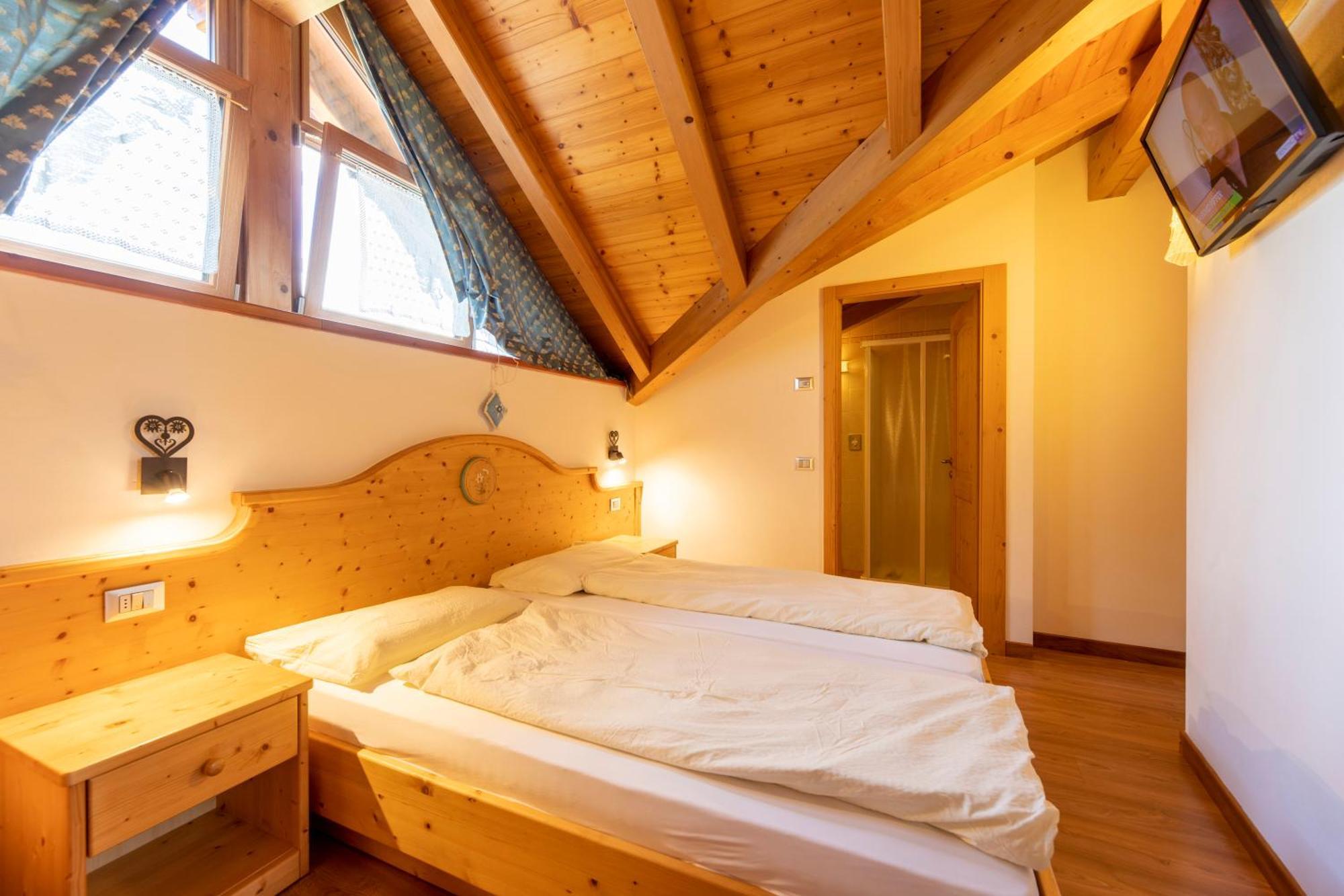 B.& B. Corradini Bed & Breakfast Castello-Molina di Fiemme Exterior photo